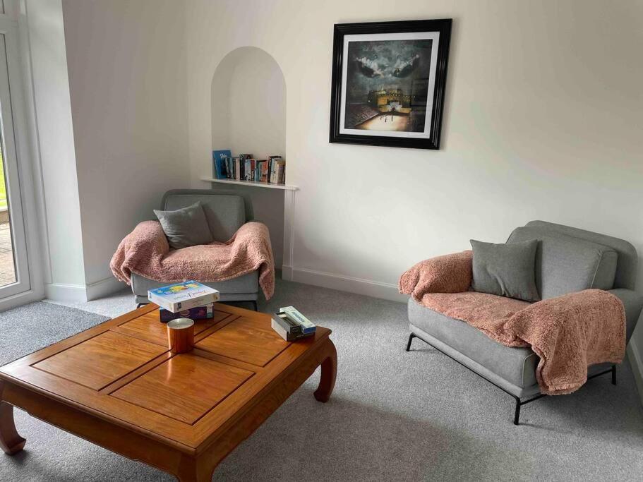 Fantastic Home In Brightons, Falkirk. Polmont Zewnętrze zdjęcie